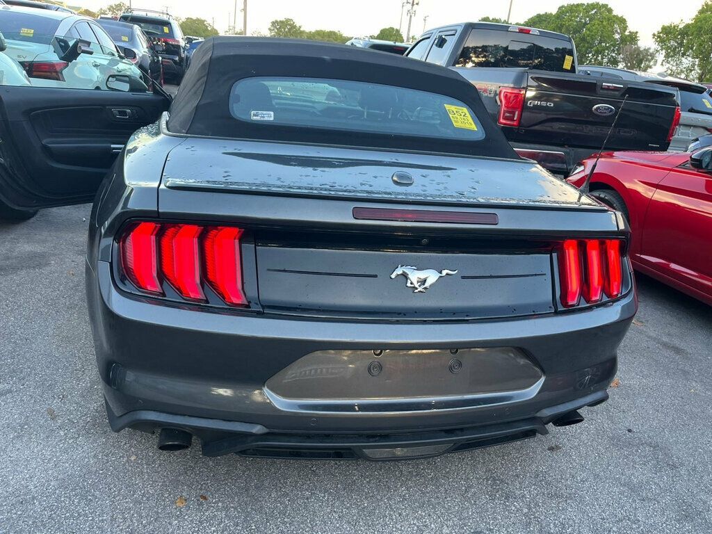 2018 Ford Mustang EcoBoost Convertible - 23030720 - 10