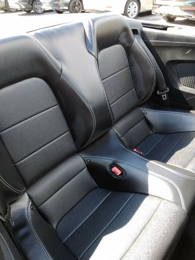 2018 Ford Mustang EcoBoost Convertible - 23027020 - 9