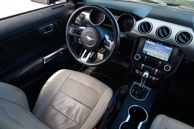 2018 Ford Mustang EcoBoost Convertible - 23040061 - 19