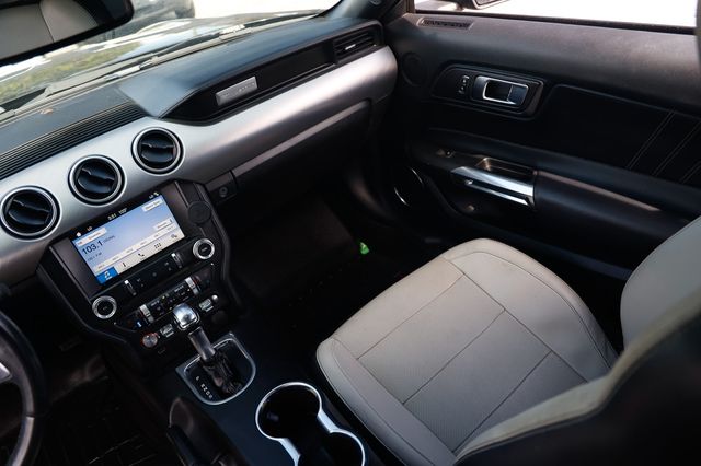 2018 Ford Mustang EcoBoost Convertible - 23040061 - 20