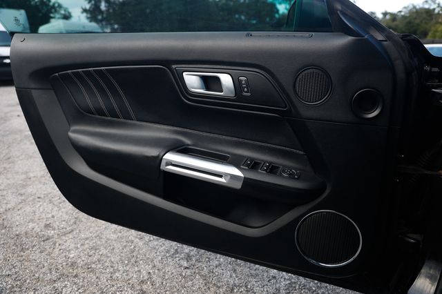 2018 Ford Mustang EcoBoost Convertible - 23040061 - 37