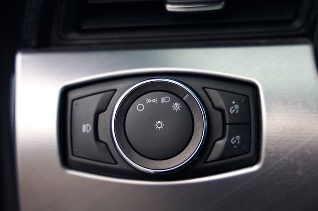 2018 Ford Mustang EcoBoost Convertible - 23040061 - 40