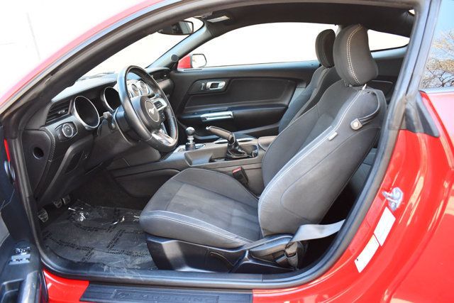 2018 Ford Mustang EcoBoost Fastback - 23004001 - 17