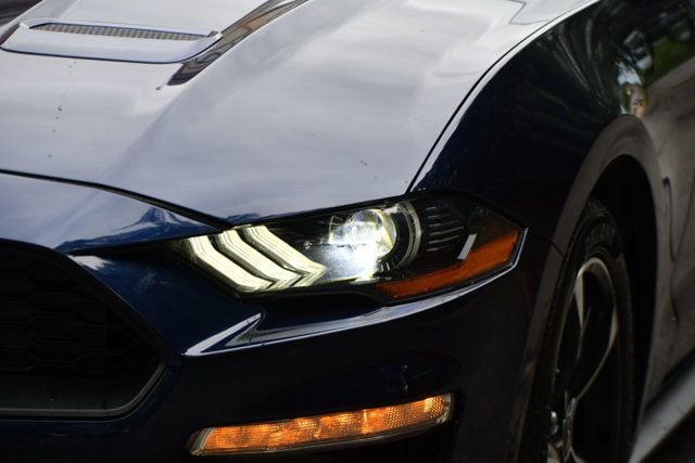 2018 Ford Mustang EcoBoost Fastback - 23039456 - 10