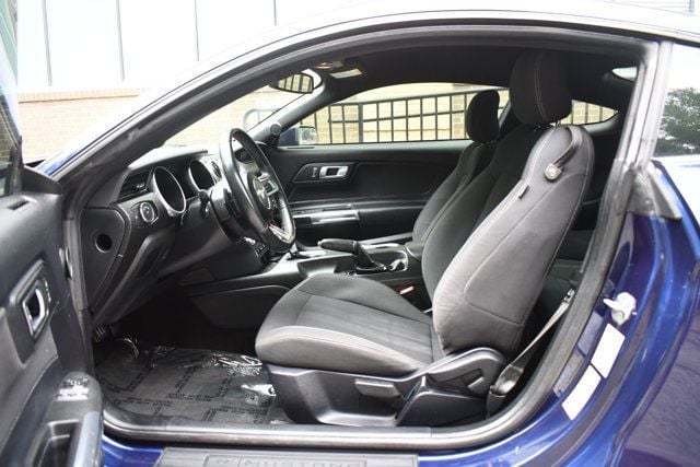 2018 Ford Mustang EcoBoost Fastback - 23039456 - 19