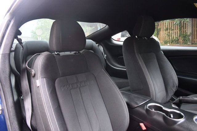 2018 Ford Mustang EcoBoost Fastback - 23039456 - 33