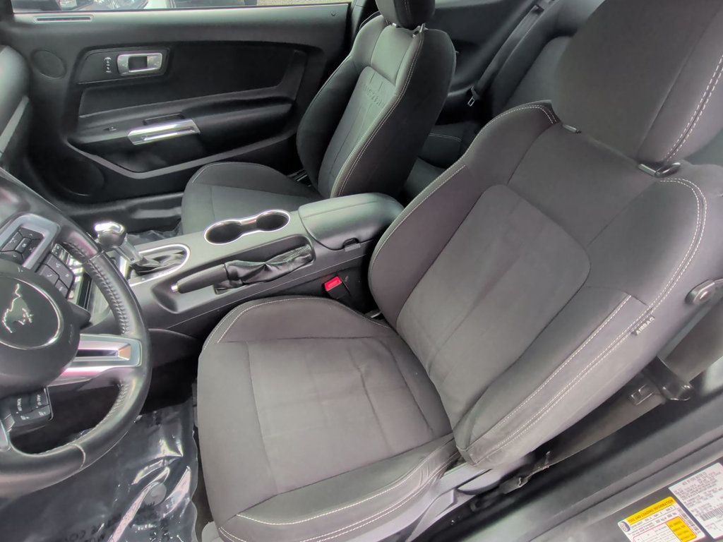 Ford Mustang photo 14