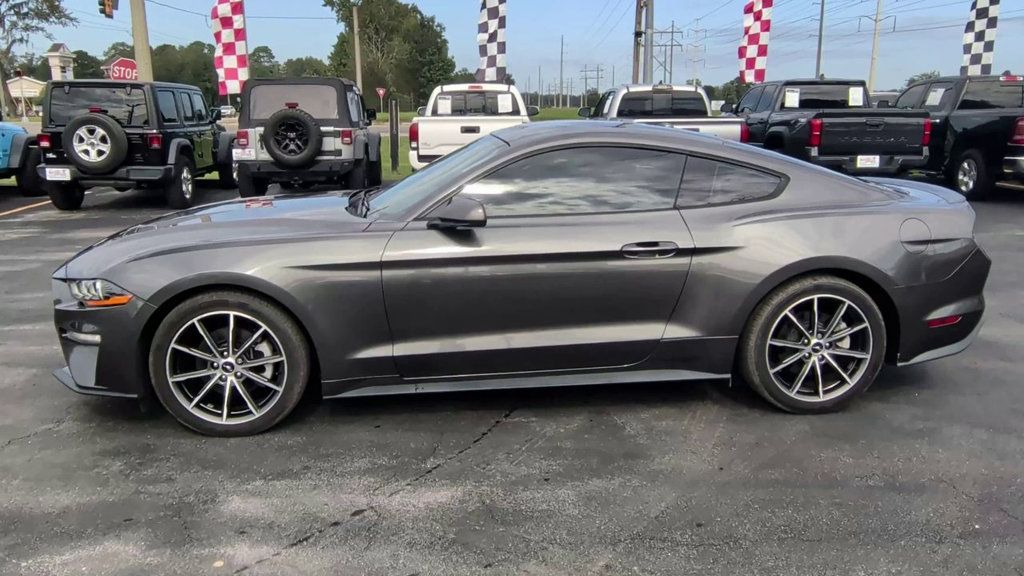 Ford Mustang photo 5