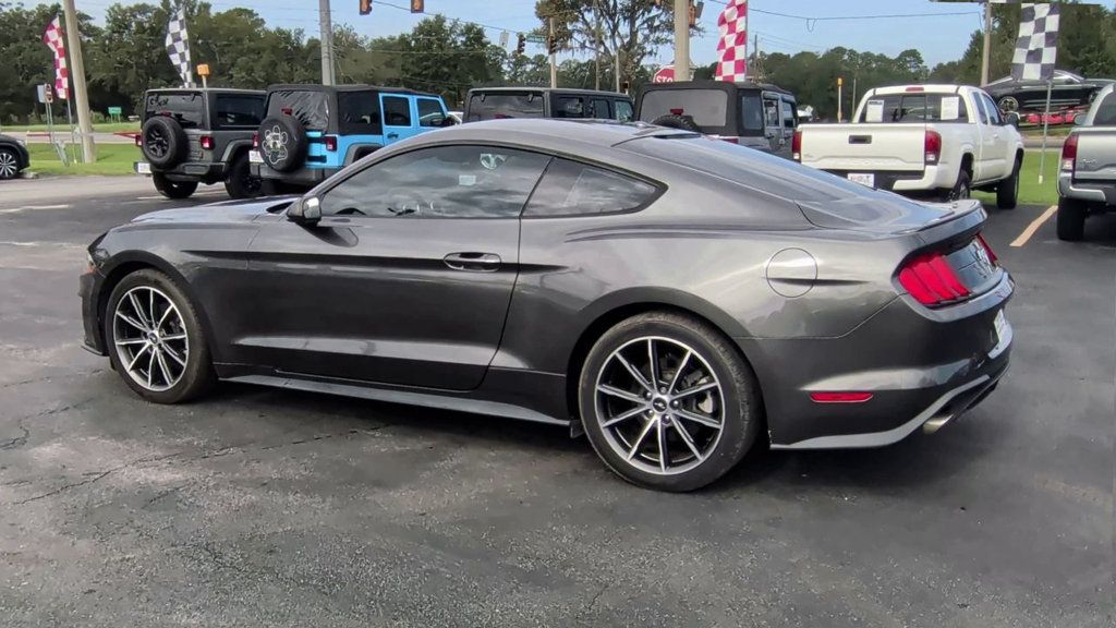 Ford Mustang photo 6