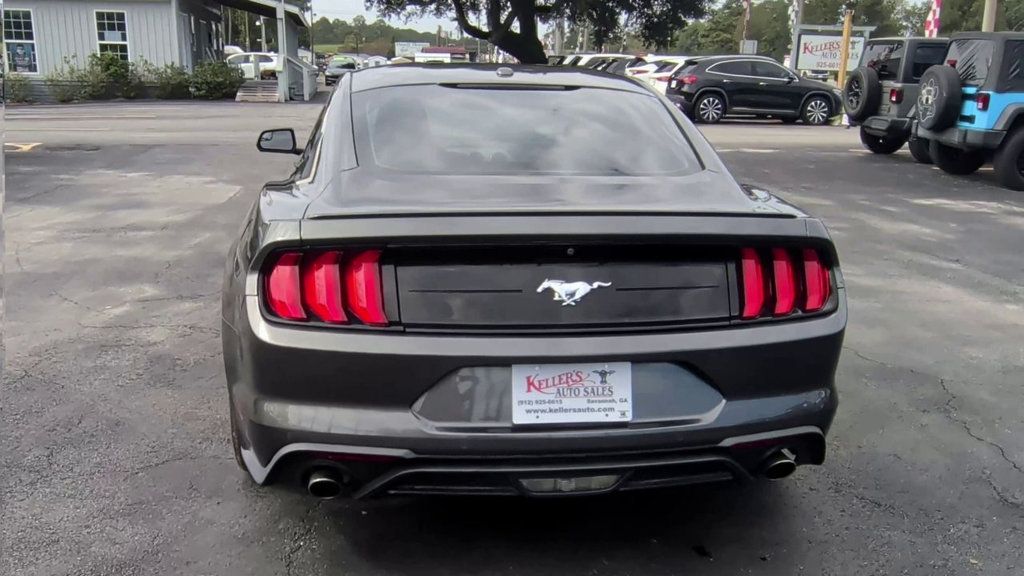 Ford Mustang photo 7