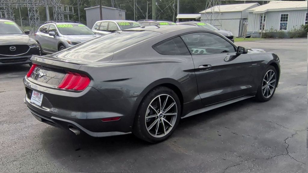 Ford Mustang photo 8