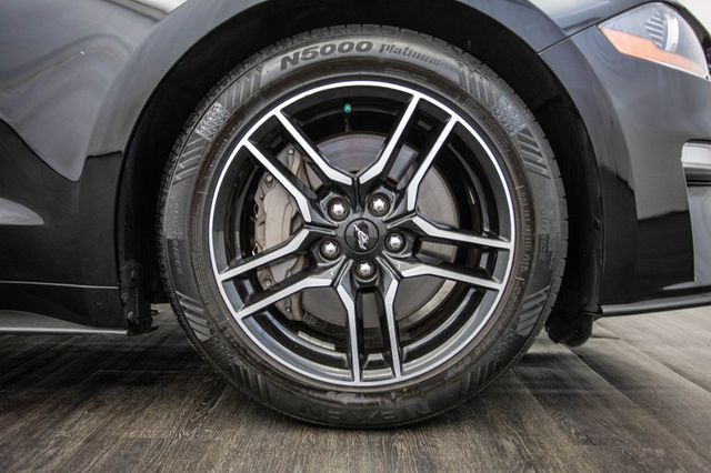 2018 Ford Mustang EcoBoost Fastback - 22895921 - 39
