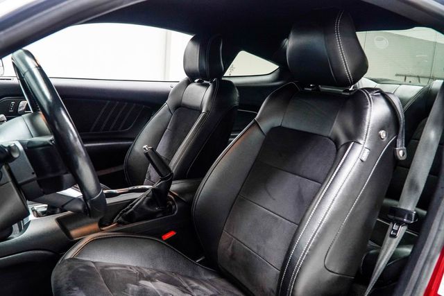 2018 Ford Mustang GT Premium Fastback - 23016424 - 38