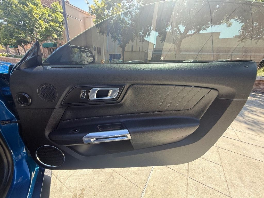 2018 Ford Mustang GT Premium Fastback - 22874563 - 11