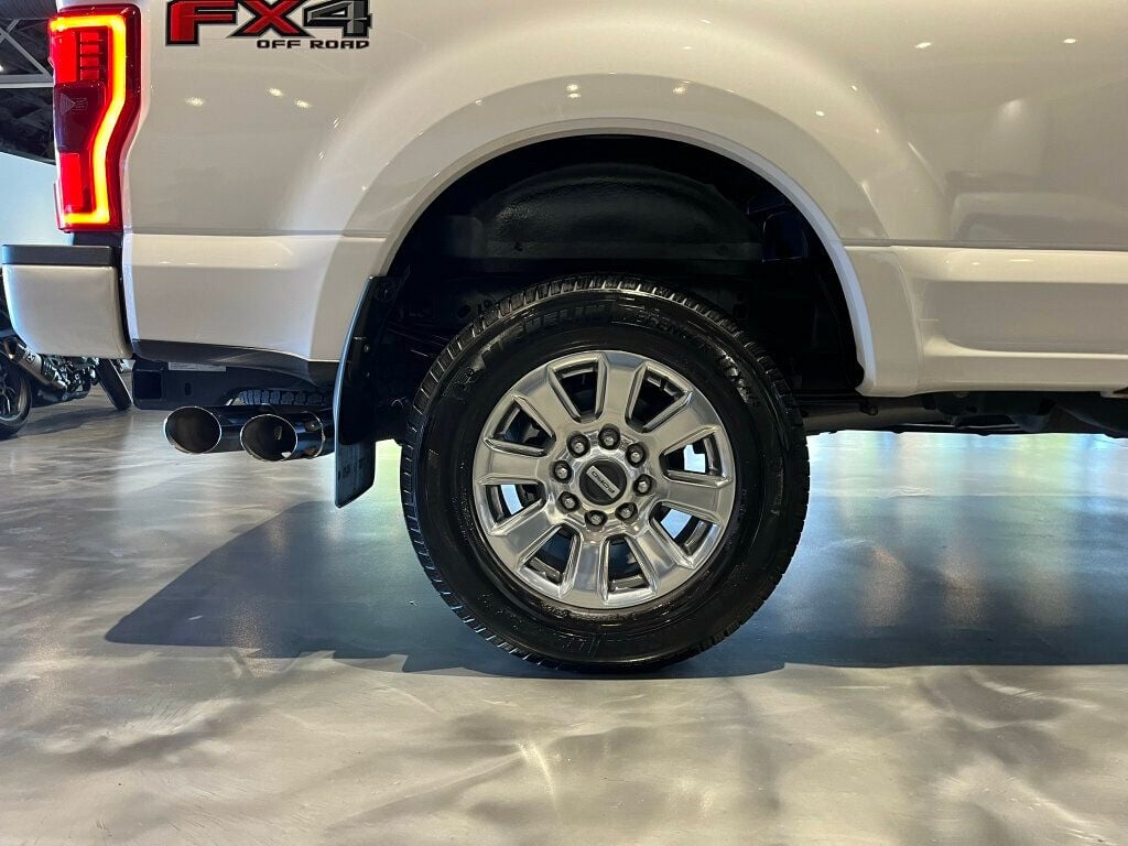 2018 Ford Super Duty F-250 SRW Platinum/4WD/PanoRoof/AdapCruise/FX4/UltimateTrailerTowCamera - 22666413 - 32