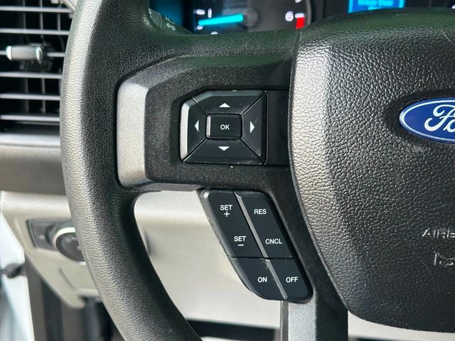 2018 Ford Super Duty F-250 SRW XL 4x4 4dr Crew Cab 8 ft. LB Pickup - 22959346 - 32