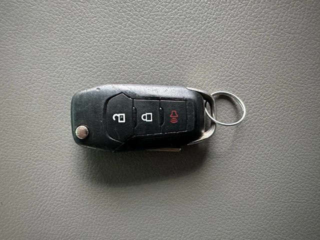 2018 Ford Super Duty F-250 SRW XL 4x4 4dr Crew Cab 8 ft. LB Pickup - 22959346 - 37