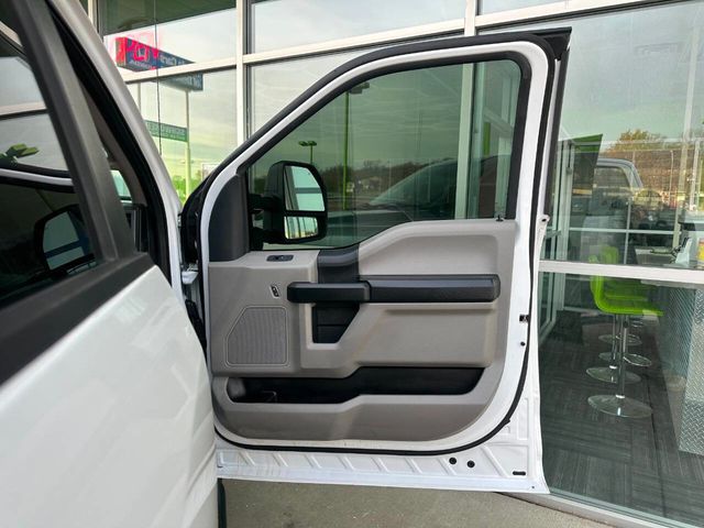 2018 Ford Super Duty F-250 SRW XL 4x4 4dr Crew Cab 8 ft. LB Pickup - 22959346 - 43