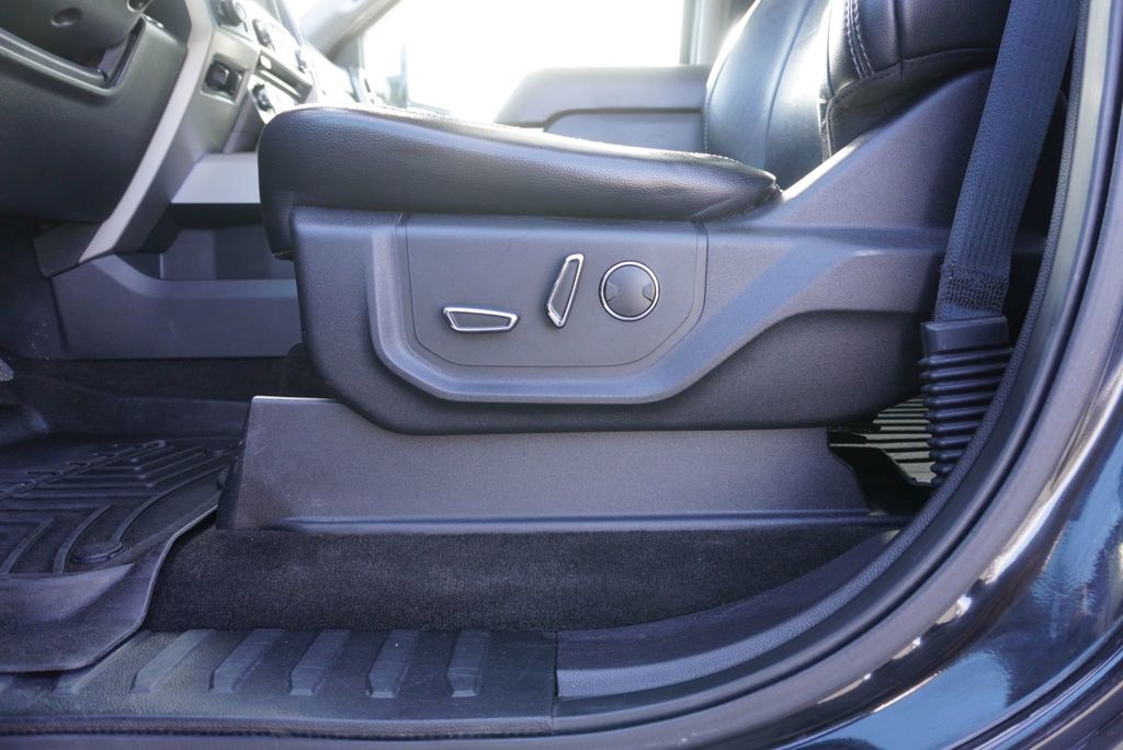 2018 Ford SUPER DUTY F-350 LARIAT - 23014204 - 25