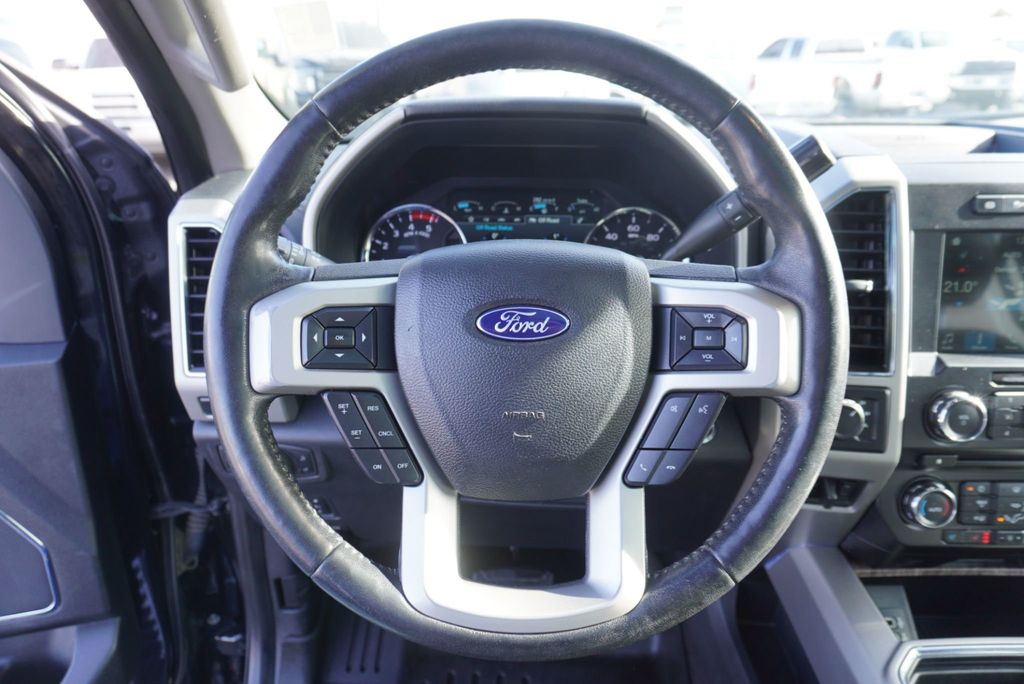 2018 Ford SUPER DUTY F-350 LARIAT - 23014204 - 29