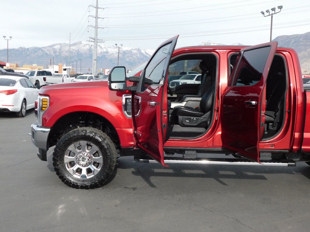 2018 Ford SUPER DUTY F-350 LARIAT FX4 - 22707269 - 24