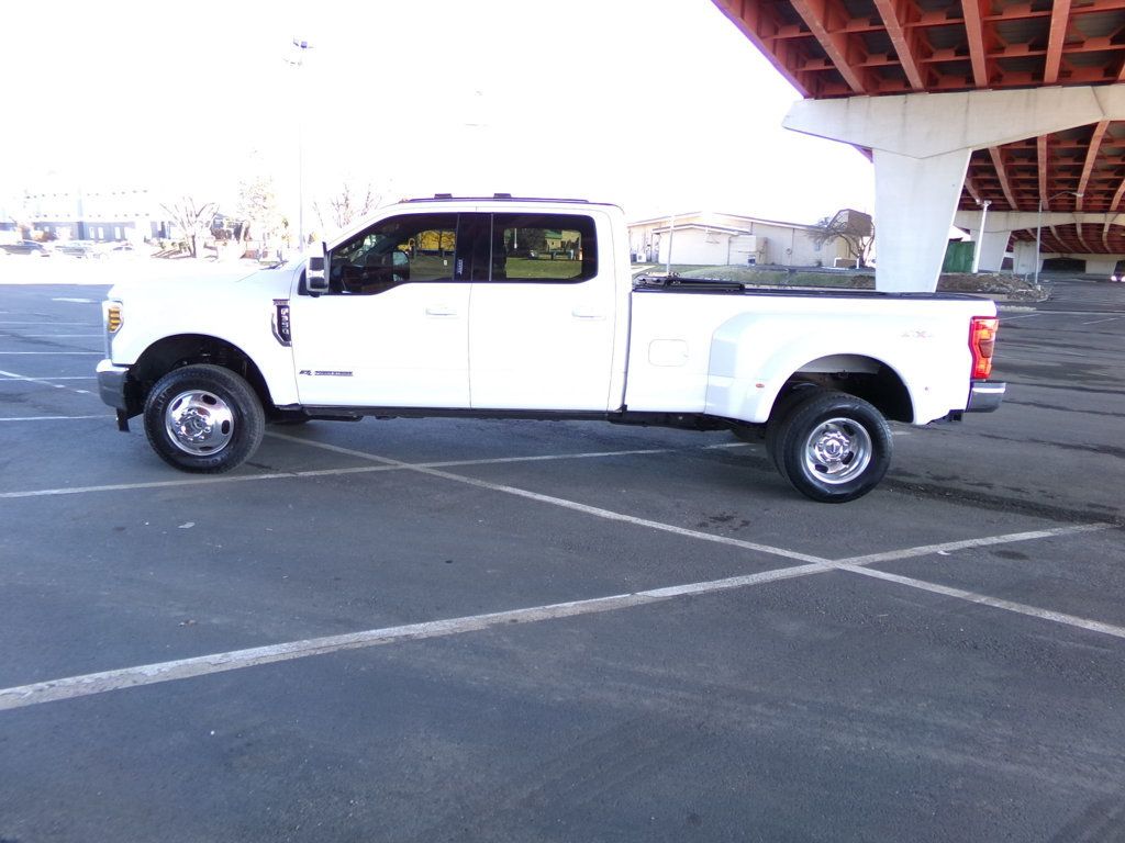 2018 Ford Super Duty F-350 DRW LARIAT 4WD Crew Cab 8' Box - 22982346 - 0