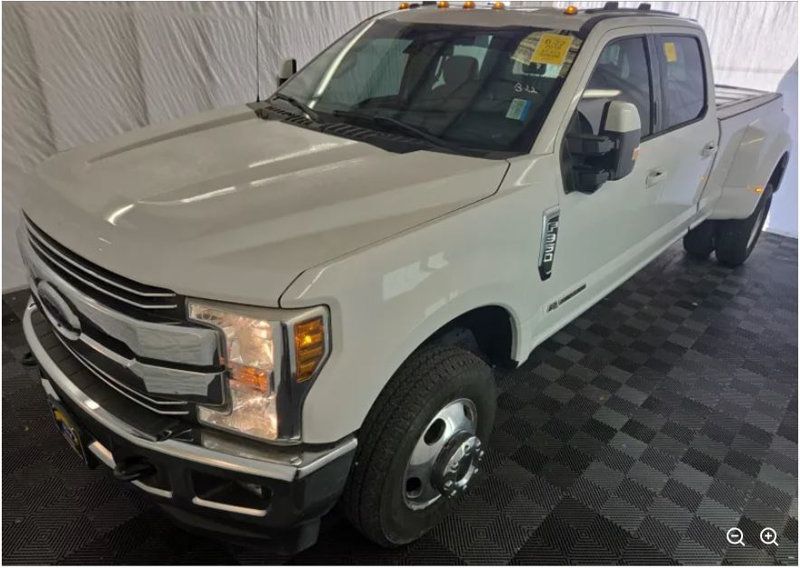 2018 Ford Super Duty F-350 DRW LARIAT 4WD Crew Cab 8' Box - 22982346 - 0