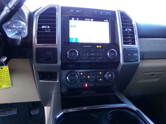 2018 Ford Super Duty F-350 DRW LARIAT 4WD Crew Cab 8' Box - 22982346 - 9