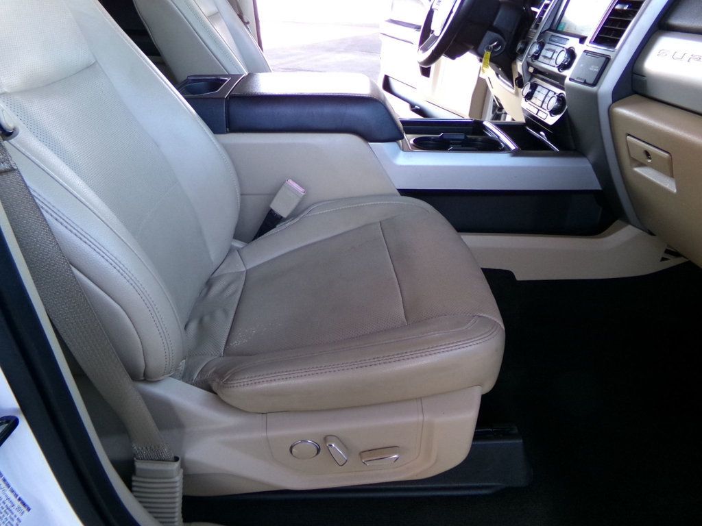 2018 Ford Super Duty F-350 DRW LARIAT 4WD Crew Cab 8' Box - 22982346 - 13