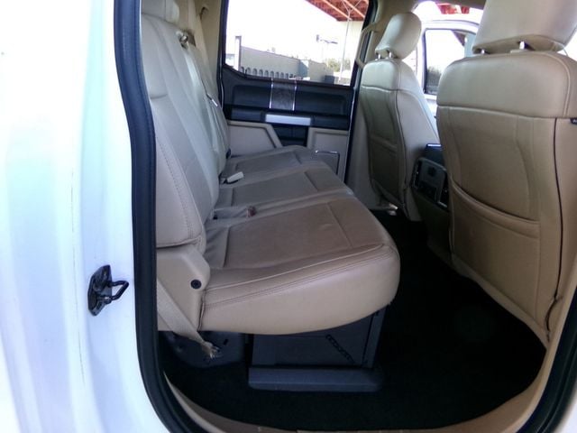 2018 Ford Super Duty F-350 DRW LARIAT 4WD Crew Cab 8' Box - 22982346 - 16