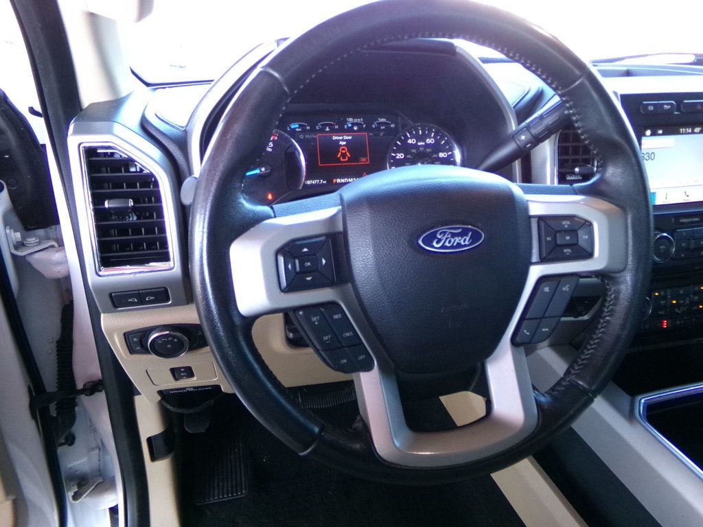 2018 Ford Super Duty F-350 DRW LARIAT 4WD Crew Cab 8' Box - 22982346 - 8