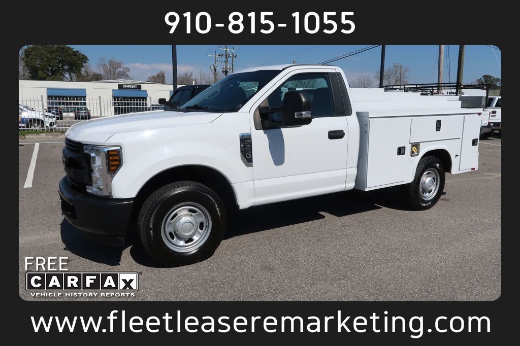 2018 Ford Super Duty F-350 SRW F350SD 2WD Reg Cab Utility  - 22784802 - 0