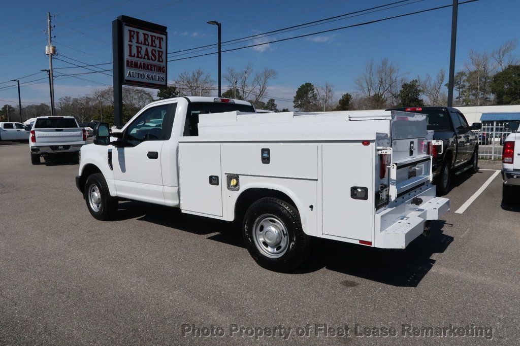 2018 Ford Super Duty F-350 SRW F350SD 2WD Reg Cab Utility  - 22784802 - 2