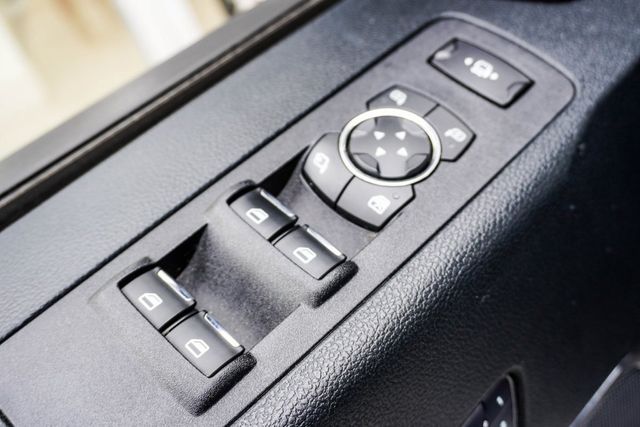 2018 Ford Super Duty F-350 SRW Lariat - 22953544 - 19