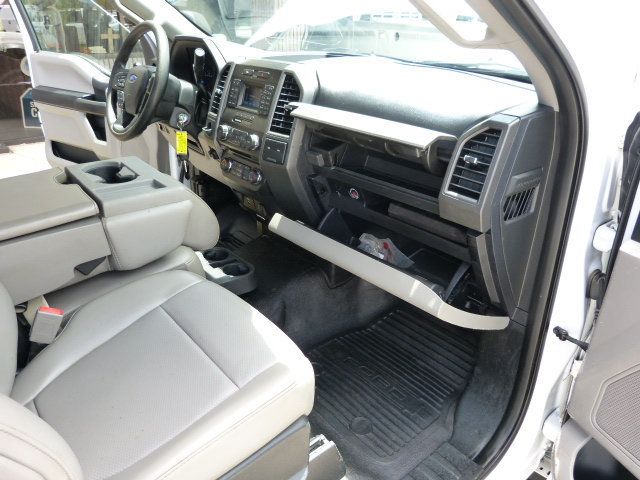 2018 Ford Super Duty F-550 DRW 6.8L V10 GAS*XL**2WD*205" WB*RARE FIND IN AN 18FT. FLATBED! - 22897709 - 19