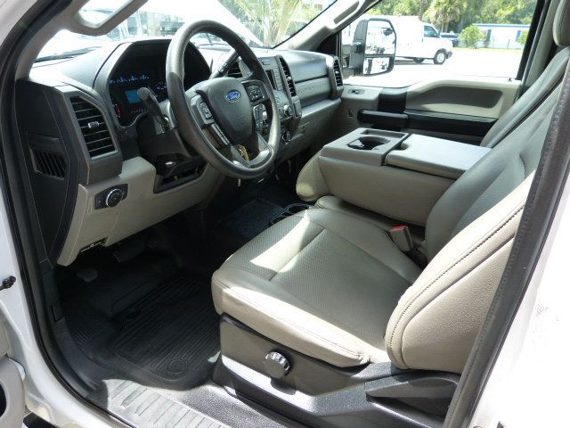 2018 Ford Super Duty F-550 DRW 6.8L V10 GAS*XL**2WD*205" WB*RARE FIND IN AN 18FT. FLATBED! - 22897709 - 22