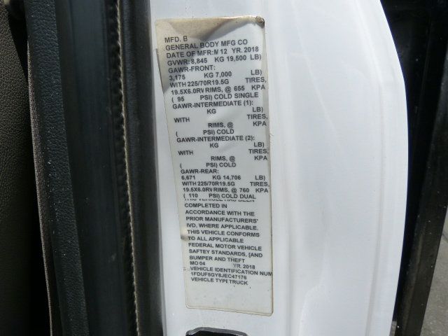 2018 Ford Super Duty F-550 DRW 6.8L V10 GAS*XL**2WD*205" WB*RARE FIND IN AN 18FT. FLATBED! - 22897709 - 32