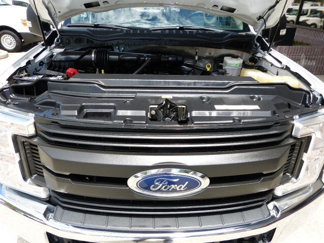 2018 Ford Super Duty F-550 DRW 6.8L V10 GAS*XL**2WD*205" WB*RARE FIND IN AN 18FT. FLATBED! - 22897709 - 8