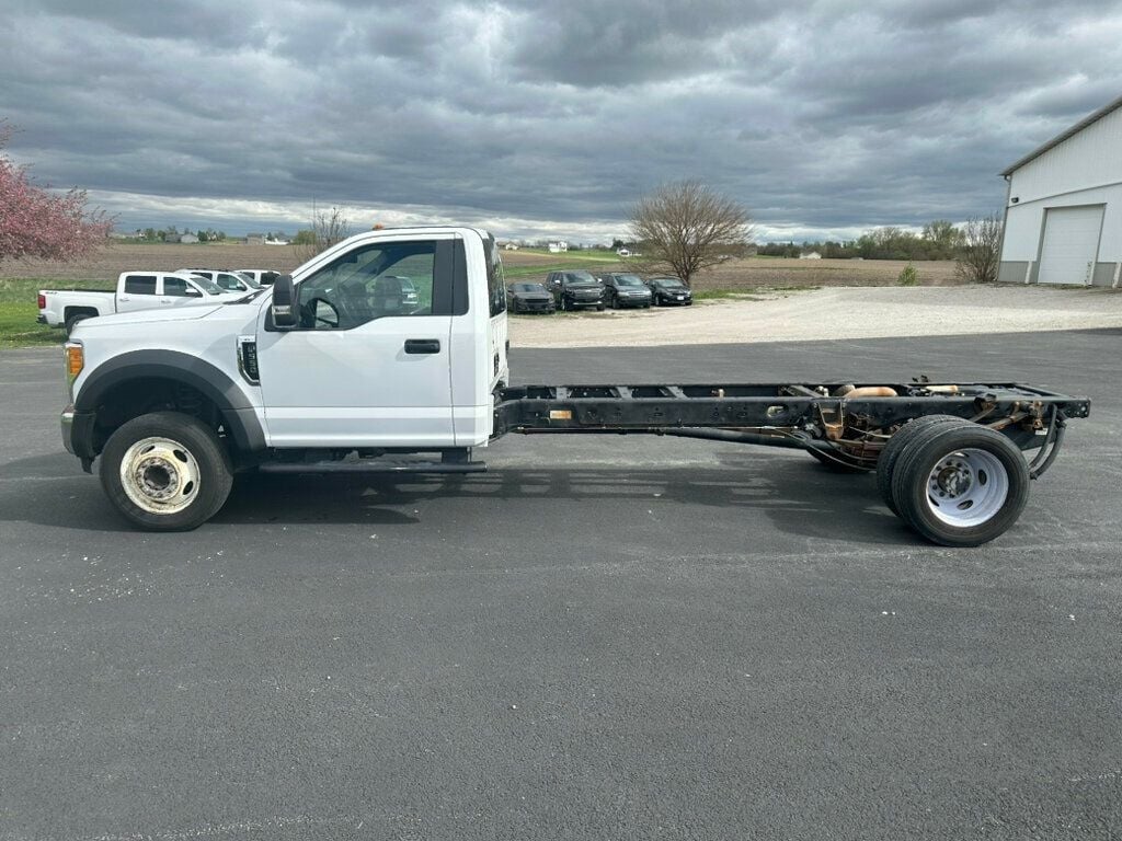 2018 Ford Super Duty F-550 DRW XL 2WD Reg Cab 205" WB DRW Cab and Chassis - 22405308 - 1
