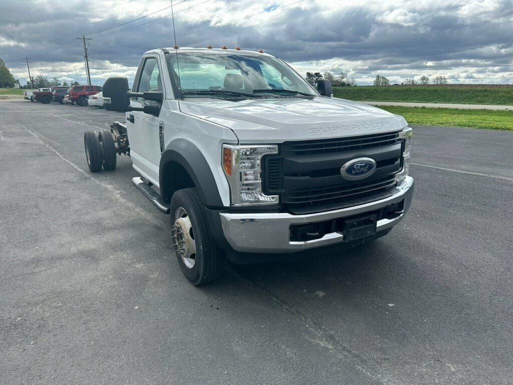 2018 Ford Super Duty F-550 DRW XL 2WD Reg Cab 205" WB DRW Cab and Chassis - 22405308 - 4