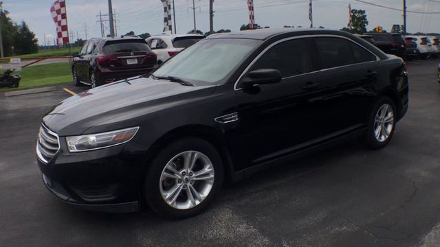 2018 Ford Taurus SE FWD - 22557733 - 3