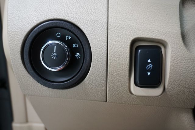 2018 Ford Taurus SE FWD - 22821000 - 19