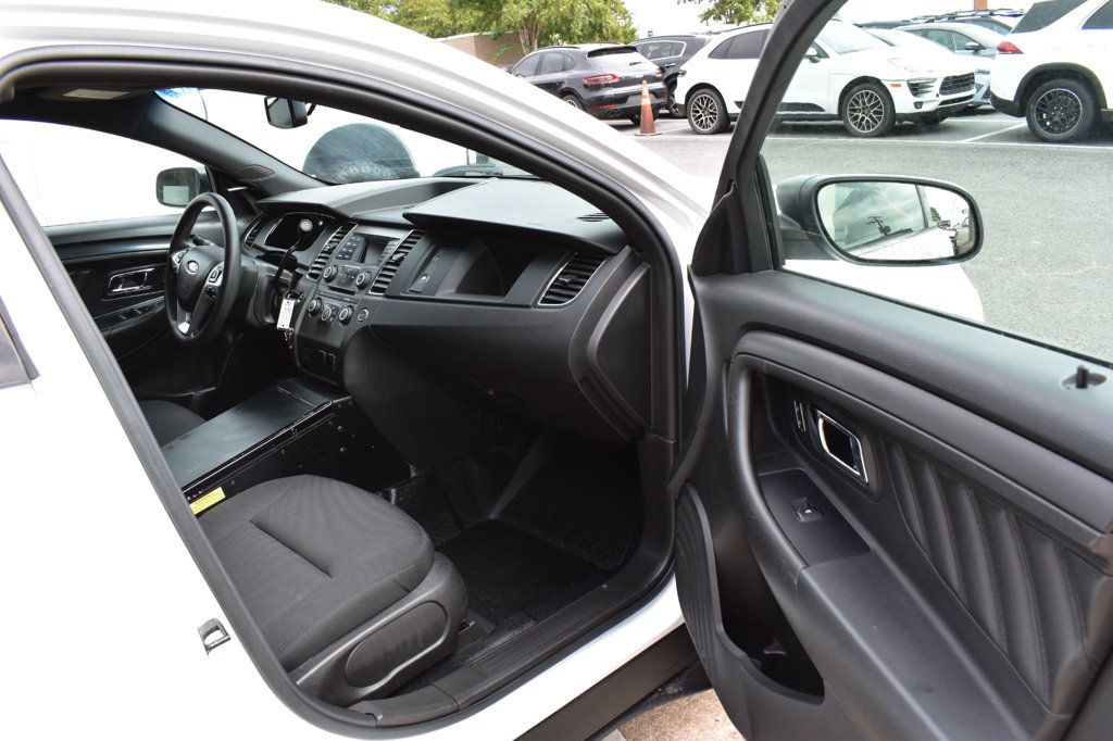 2018 Ford Taurus SEL AWD - 23087890 - 16
