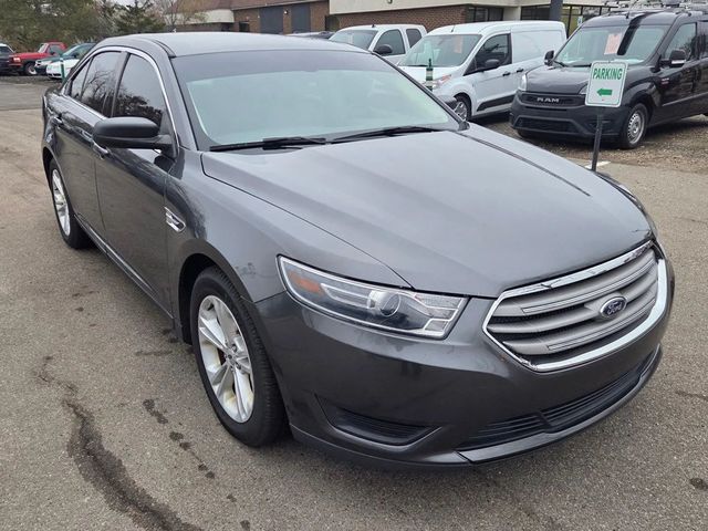 2018 Ford Taurus SE Sedan 4D - 22951454 - 12