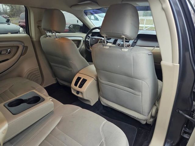 2018 Ford Taurus SE Sedan 4D - 22951454 - 17