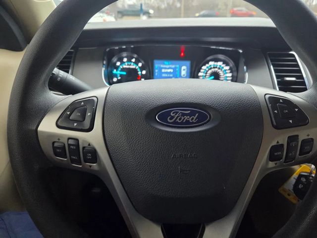 2018 Ford Taurus SE Sedan 4D - 22951454 - 26