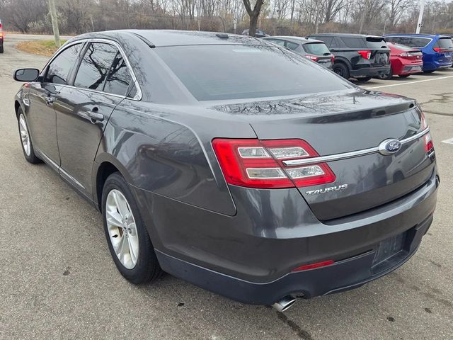 2018 Ford Taurus SE Sedan 4D - 22951454 - 4