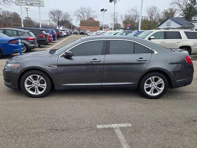 2018 Ford Taurus SE Sedan 4D - 22951454 - 6