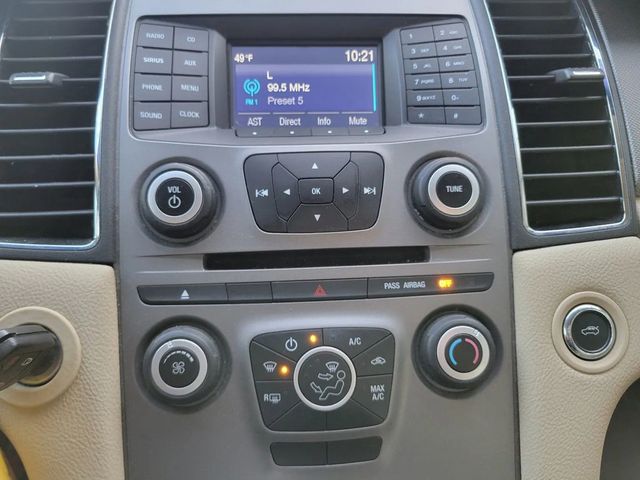 2018 Ford Taurus SE Sedan 4D - 22982669 - 9