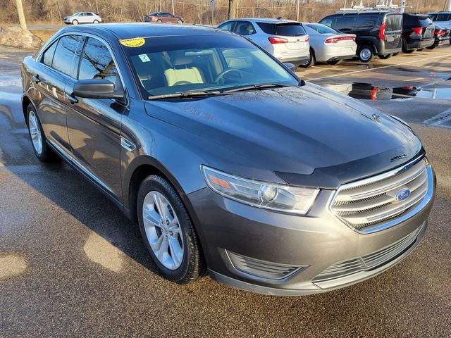 2018 Ford Taurus SE Sedan 4D - 22982669 - 12